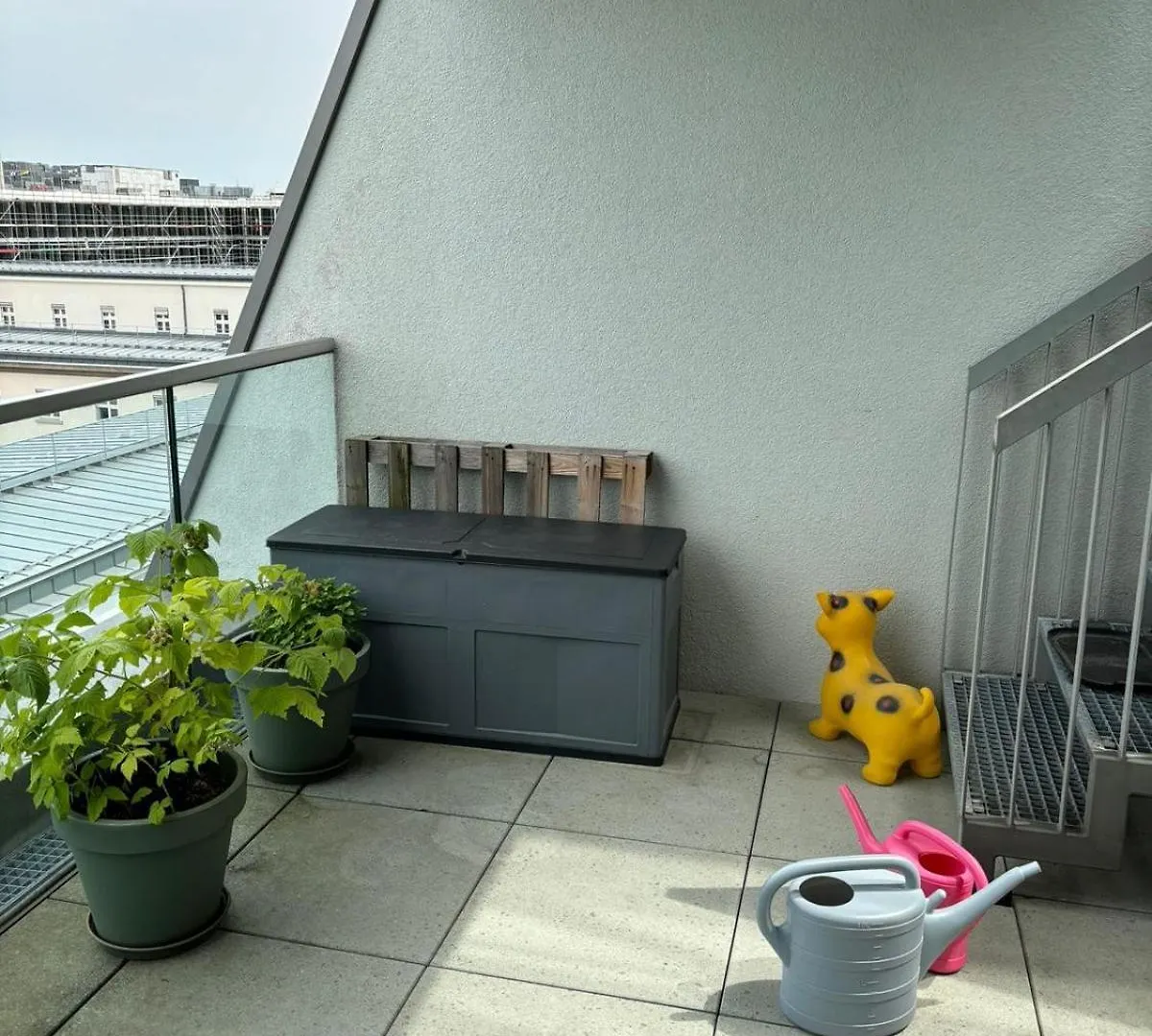 Wunderschoenes Zimmer In Einem Grossen Appartement Neben Dem Brandenburger Tor Und Vom Adlon Hotel Берлин
